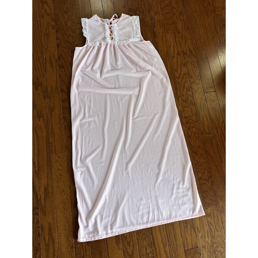 Vintage 70's JC Penney Pink Nightgown Cottagecore With Floral Embroidery‎ Sz L